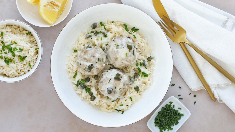 Teller mit Geflügelgericht